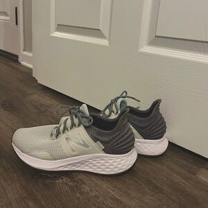 New Balance Roav - great condition! grey, white and light blue .